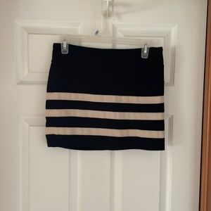 Forever21/ XXI , skirt , never worn, women’s size med, NEW
